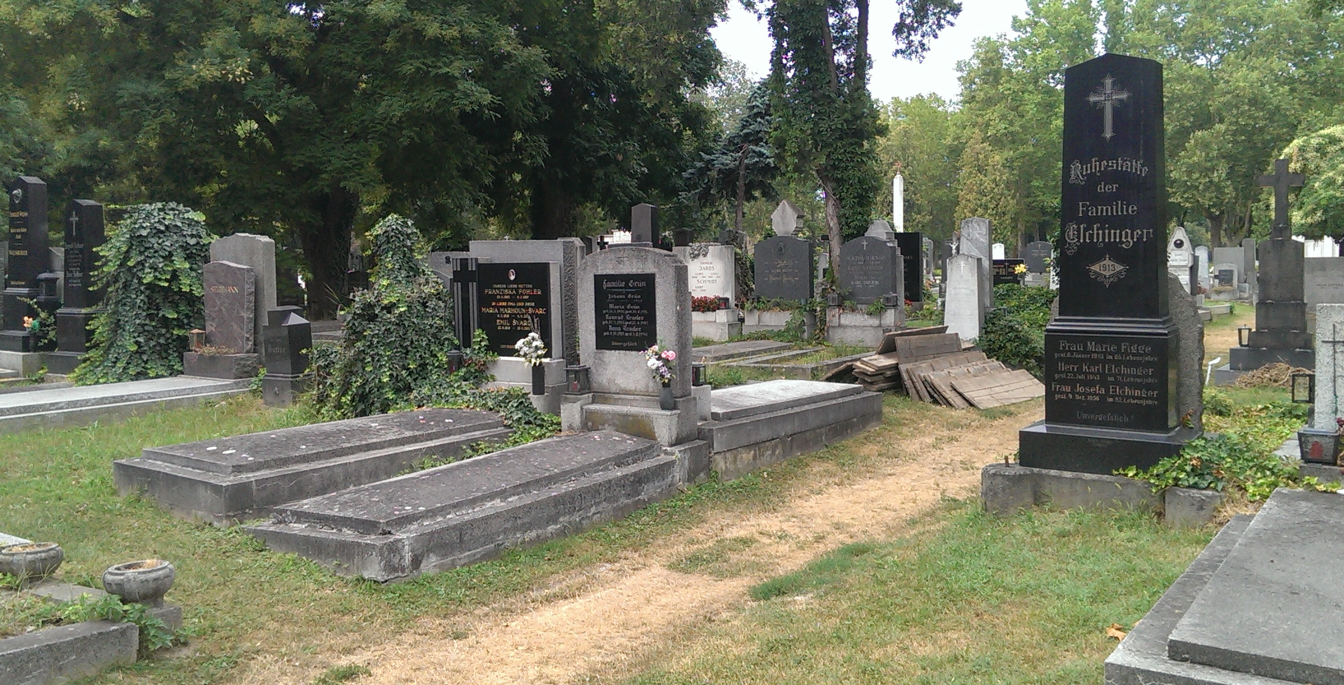 GuentherZ_2013-08-09_0013_Wien11_Zentralfriedhof_fingierteGrabstaette_HarryLime-2.jpg